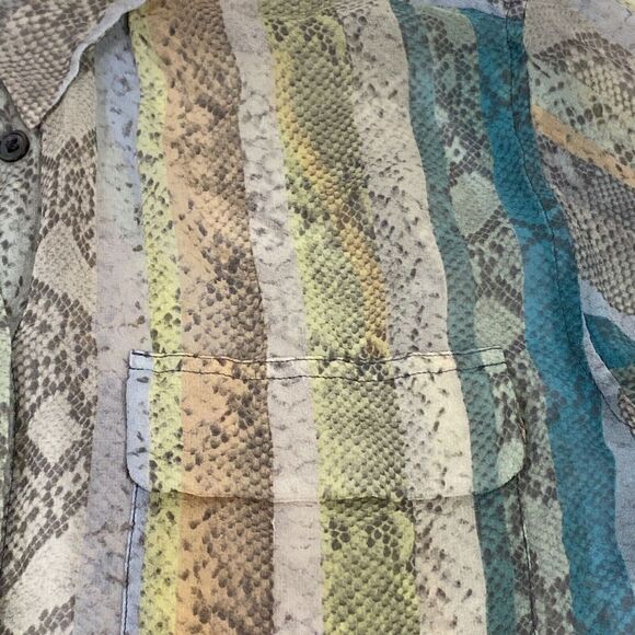 Equipment Femme Medium Delicate Silk Button up shirt Snake Skin Pastel Stripes - Picture 3 of 8